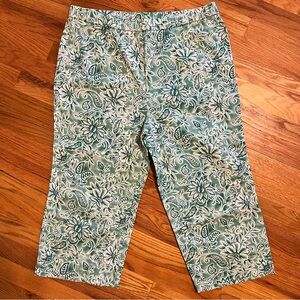 NWOT size 16 floral print peddle pushers. 97% cotton VTG Company Collection.